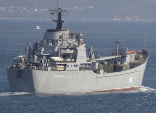 Rus askeri gemisi Nikolai Filchenkov silah yüklü olarak İstanbul Boğazı’ndan geçti