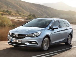 Opel Astra Sport Tourer de Almanya’da!