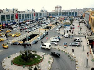 İstanbul Otogarı'nda yaşanan saat başı ücret krizi çözüldü