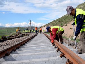 Bakü Tiflis Kars demiryolu ile Çin’den Avrupa’ya yük taşınabilecek