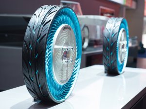 Bridgestone’un yeni çevreci lastiği, Frankfurt Otomobil Fuarı’nda tanıtıldı