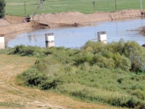 YHT güzergahı değişti, köprü ayakları boşta kaldı