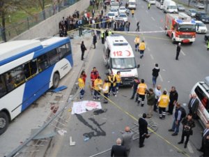Ankara'da otobüs durağa daldı: 12 ölü, 13 yaralı
