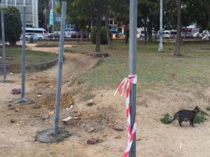 Fındıklı Parkı, metro şantiyesi için demir çubuklarla çevrelendi, vatandaş isyan etti