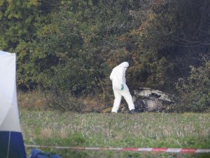 İngiltere'de küçük uçak düştü: 2 ölü