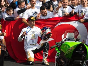 Kenan Sofuoğlu Fransa'da şampiyonluğunu ilan etti
