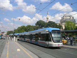 İstanbul'da tramvay kazası! Seferler durdu