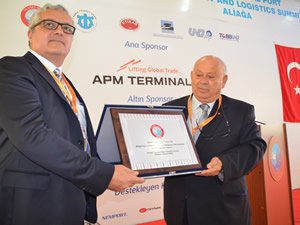 Aliağa limanları dış ticarette Türkiye'nin lokomotifi
