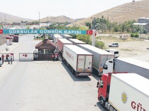 Sınırda bekleme süresi 13 güne kadar ulaştı, ihracatçı da nakliyeci de zorda