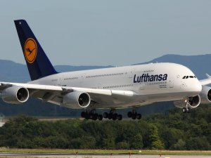 Lufthansa'da grev 290 uçuşu iptal ettirdi