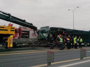 Metrobüs kazası: Çok sayıda yaralı var