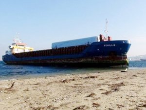 Çanakkale'de karaya oturan gemide dalgıçlar hasar kontrolü yapacak