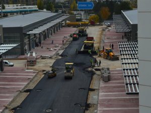 OTONOMİ’de yollar asfaltlanıyor