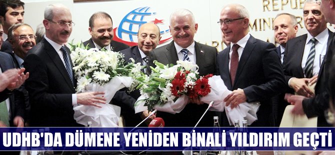 Binali Yıldırım Ulaştırma Denizcilik ve Haberleşme Bakanlığı'nda bayrağı yeniden devraldı.