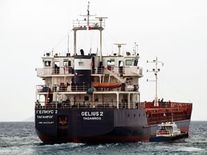 Rusya bayraklı diye, Türk armatörünün ortak olduğu gemi, Gemlik Limanı'nda tutuklandı