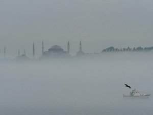 İstanbul Boğazı gemi geçişlerine kapatıldı