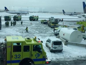 United uçağında panik: Uçağın motoru yandı!