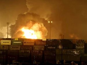 Brezilya'nın en büyük limanında korkunç patlama