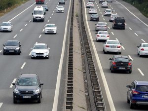 Rekabet Kurumu, zorunlu trafik sigortası fiyatlarında yüksek artış yapıldığı iddiaları üzerine, sigorta şirketlerine yönelik ön araştırma süreci başlattı.