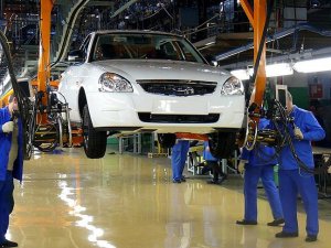 Rusya'daki ekonomik kriz otomobil şirketi 'Avtovaz'ı da vurdu