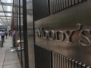 Moody's Hong Kong'un not görünümünü düşürdü