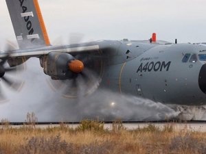 Ekvator'da askeri uçak kazası
