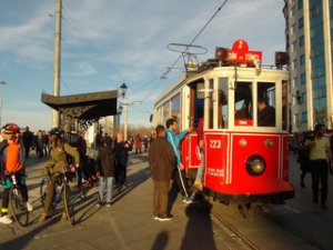 Tünel-Meydan nostaljik tramvayı arıza yaptı