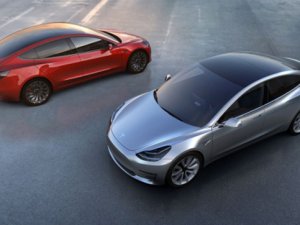 Tesla, yeni aracını tanıttı
