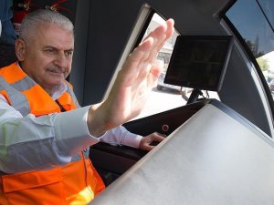 Bakan Yıldırım EXPO raylı sistem hattında ilk test sürüşünü gerçekleştirdi