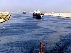 Ucuz petrol fiyatları Süveyş Kanalı'nı bitirdi