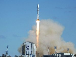 Rusya, yeni Kozmodromdan ilk roketini fırlattı