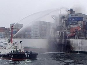 Doğu Çin Denizi’nde iki konteyner gemisi çatıştı
