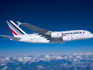 Air France uçağı Trabzon'a acil iniş yaptı