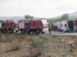 Peru'da otobüs devrildi: 12 ölü, 29 yaralı