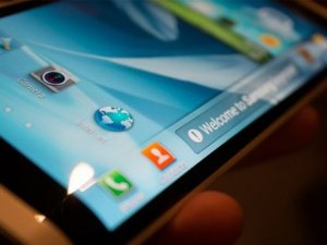 iPhone'ların AMOLED ekranının yüzde 60'ını Samsung üretecek