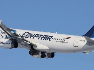 Paris-Kahire seferini yapan Mısır yolcu uçağı kayboldu