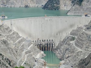 Deriner Barajı'ndan milli ekonomiye 500 milyon lira katkı