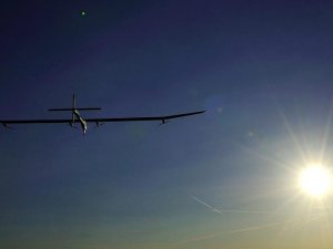 Dünya turu yapan 'Solar Impulse 2' Atlantik'i geçmek üzere yola koyuldu