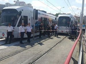 Güngören’de tramvay tahrip olan raydan çıktı