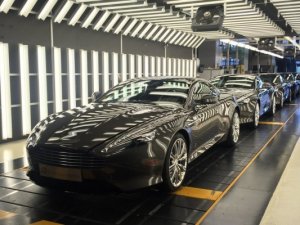 Aston Martin DB9'a son veda