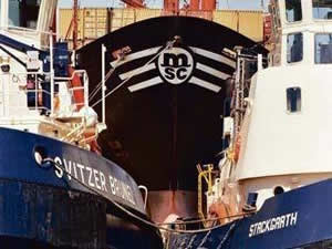 Singapur Boğazında petrol tankeri ile konteyner gemisi çatıştı