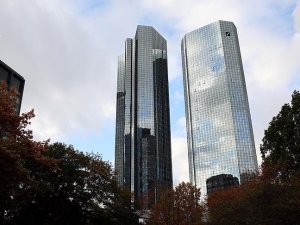 Deutsche Bank'taki kayıplar rekor yeniledi