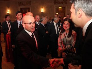 Mehmet Şimşek Washington'da yabancı yatırımcılarla bir araya geldi
