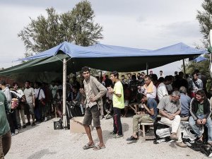 Yunan adalarında göçmen sayısı 15 bini aştı