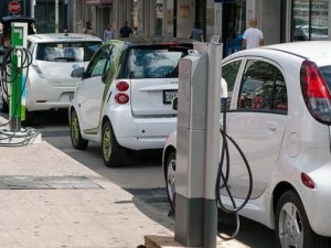 Avrupa Birliği tamamen elektrikli araçlara yöneliyor