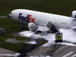 ABD'de FedEx uçağında patlama meydana geldi