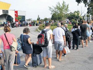 Antalya Havalimanı'nda düşüş devam ediyor