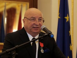 Sani Şener'e Legion d’honneur nişanı