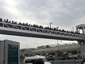 Merter metrobüs durağında yoğunluk