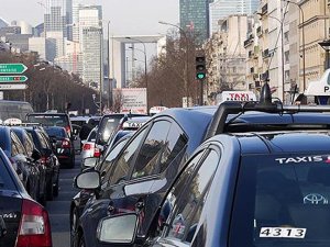 Paris'te hava kirliliği yüzünden tek-çift plaka uygulaması